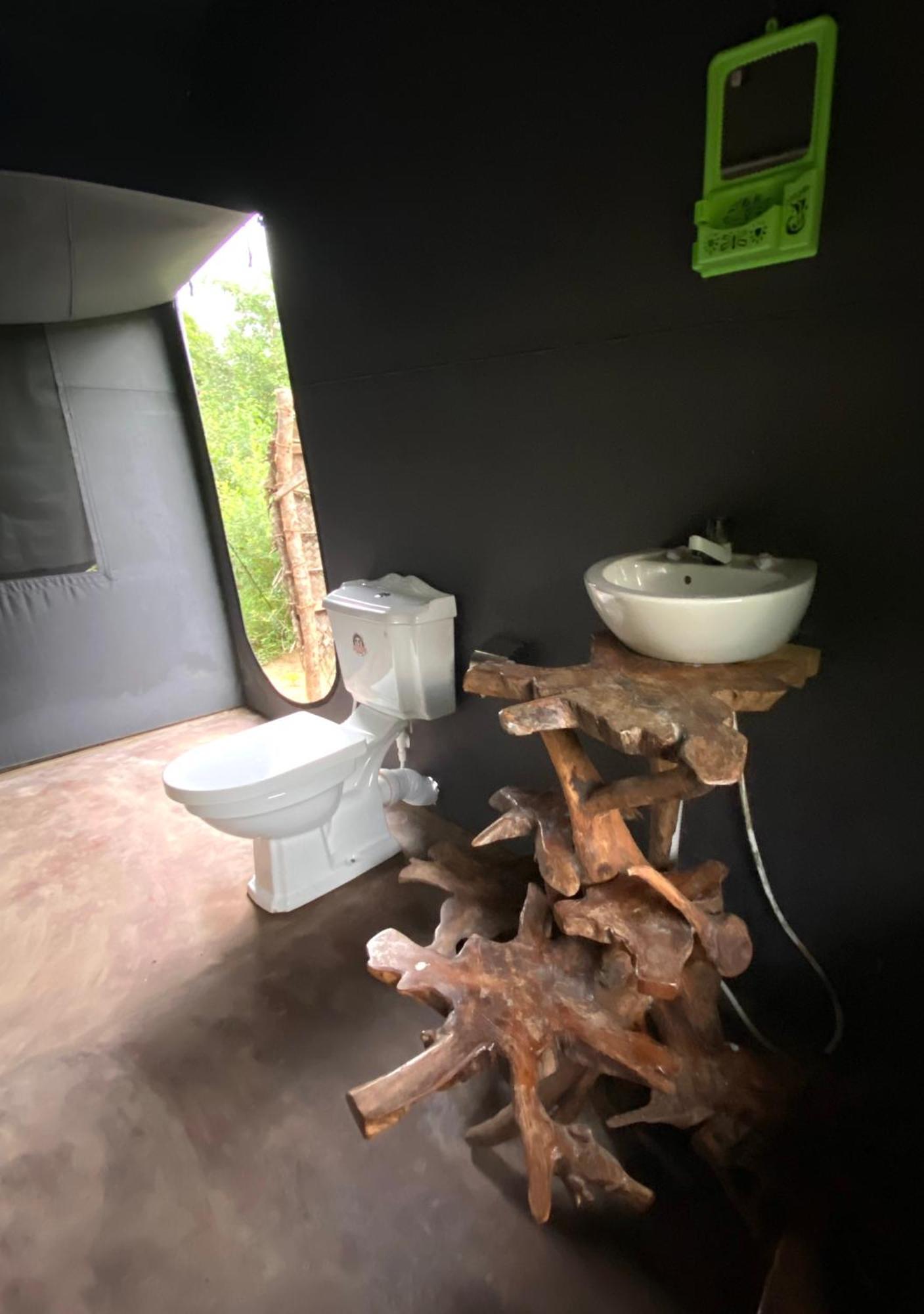 The Campers Lodge Yala Esterno foto